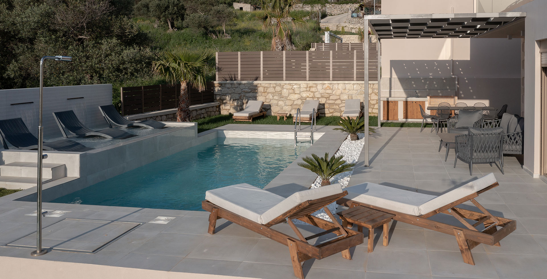 Silentium Villas | Private swimming pool and sunbeds